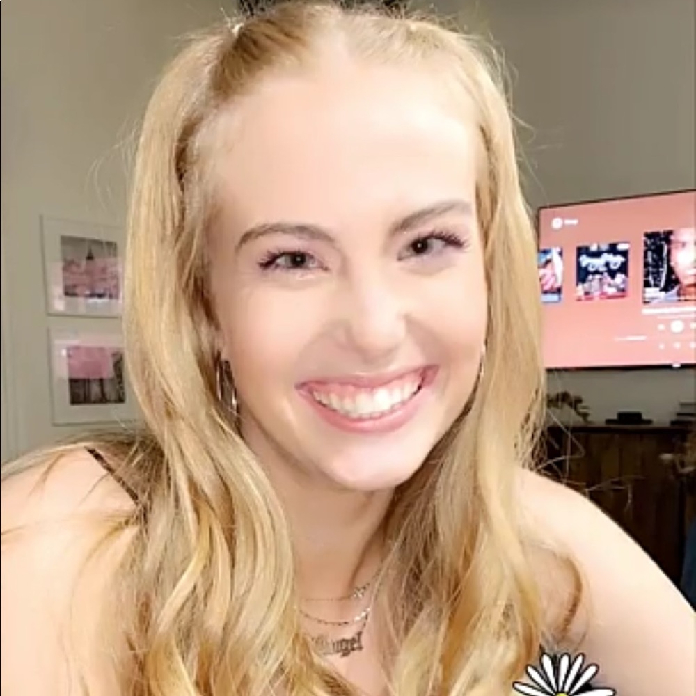 Meet your Posher, Natalie